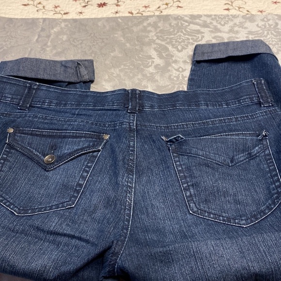 Women capris jeans - Picture 3 of 5